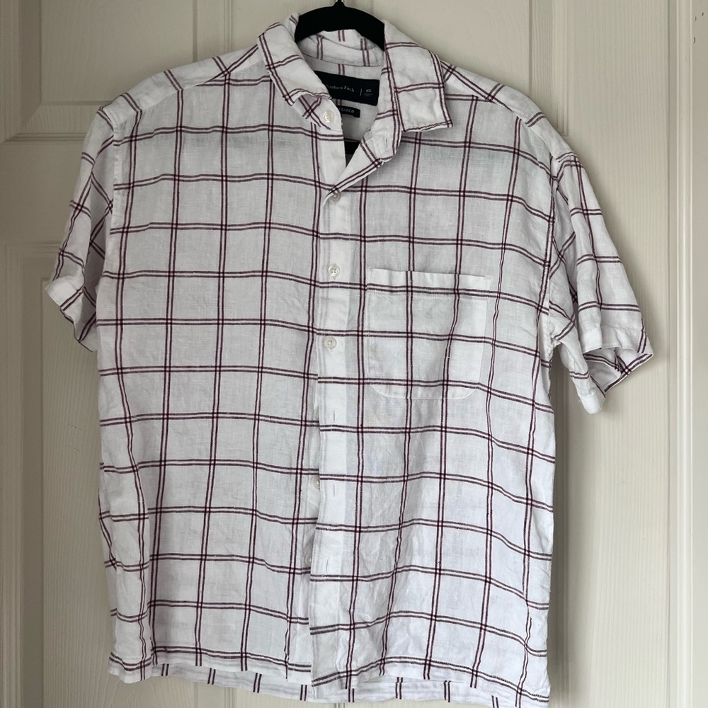 Abercrombie Men's White and Red Checkered Shirt in X-Small